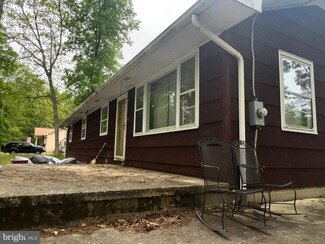 460 Almond Rd, Elmer, NJ 08318