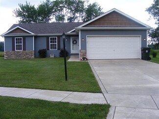 1220 Stanley St, Chesterton, IN 46304