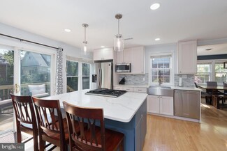 4620 S Chelsea Ln, Bethesda, MD 20814