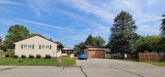 703 E 10th St, Rushville, IN 46173