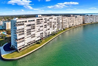 6060 Shore Blvd S Unit 909, Gulfport, FL 33707