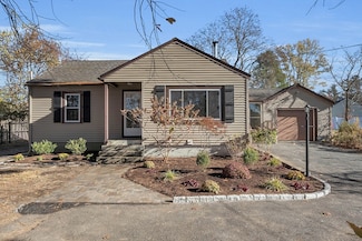 80 Upton Rd, Westborough, MA 01581