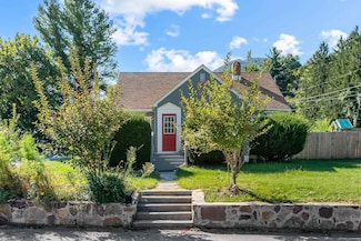 900 College St, Narrows, VA 24124