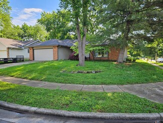 4560 S Crescent Ave, Springfield, MO 65804