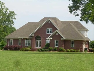 153 State Line Rd, Michie, TN 38357