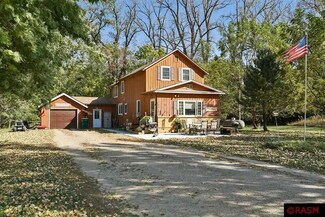 142 142 Jay St, Le Sueur, MN 56058