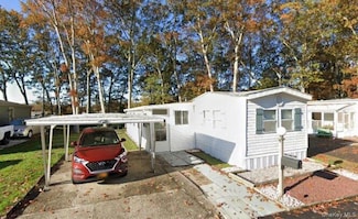 1661 Old Country Rd Unit 163, Riverhead, NY 11901