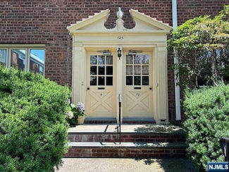 125 E Clinton Ave Unit 10B, Bergenfield, NJ 07621