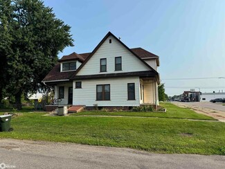 206 S 4th St, Montezuma, IA 50171