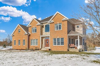 1806 E Cobble Creek Dr, Mahomet, IL 61853