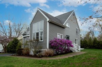 40 Alderwood Dr, Stratham, NH 03885