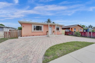 2435 Wilson St, Hollywood, FL 33020