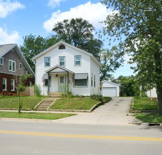 39 E 16th St, Holland, MI 49423