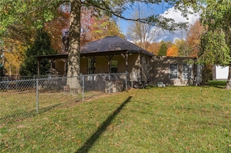 2740 Maple Ln, Jamestown, PA 16134