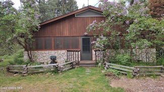 476 Clinton Ave, Coolin, ID 83821