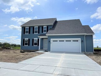 255 Savannah Dr, Walworth, WI 53184