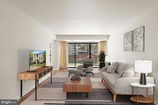 2042 Royal Fern Ct Unit 1B, Reston, VA 20191