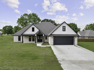 40 Whipperwill St, Lone Grove, OK 73401