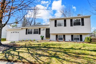 8739 Landen Dr, Maineville, OH 45039