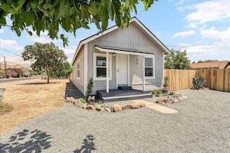 410 S Page St, Porterville, CA 93257