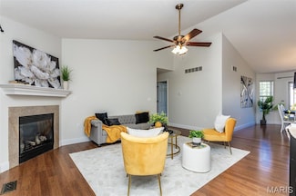 427 E Donnewald St, Worden, IL 62097