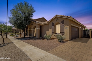 1960 S Falcon Dr, Gilbert, AZ 85295