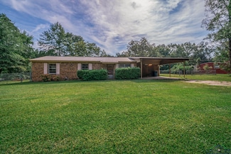 410 Noble St, Waskom, TX 75692