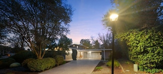 733 Alvarado Ct, Stanford, CA 94305