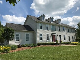 1064 Fairfield School Rd, Columbiana, OH 44408