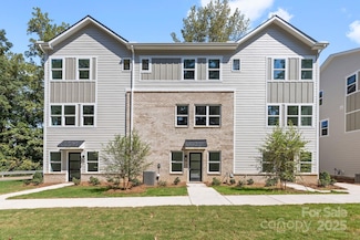 3956 Hager Dr, Charlotte, NC 28208