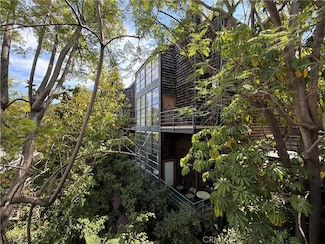 3884 Fredonia Dr Unit F, Los Angeles, CA 90068