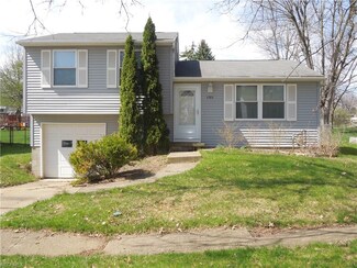 4984 Trafalgar St SW, Canton, OH 44706