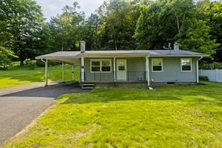 918 Bernardston Rd, Greenfield, MA 01301