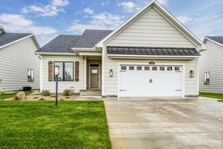 10345 S Noellyn Dr, Berrien Springs, MI 49103