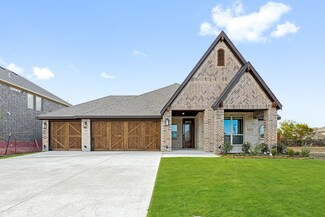 211 Memory Ln, Waxahachie, TX 75165