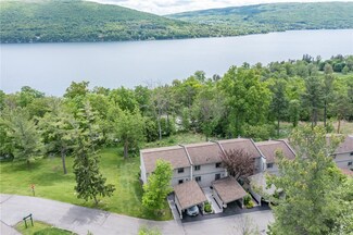 2 Harbour Ln, Canandaigua, NY 14424