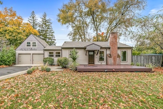 706 Monroe St, Medford, OR 97501