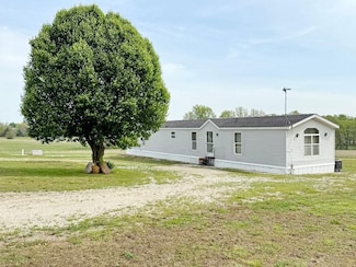 9175 751 Rd, Stockton, MO 65785