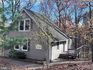 132 Pinecrest Ln, Bluemont, VA 20135