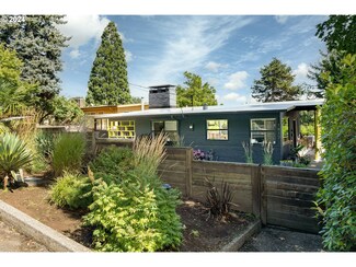 1812 SE Mountain View Dr, Portland, OR 97215