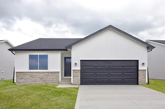 1109 Featherstone Ave NE, Bondurant, IA 50035