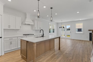 1427 Charles Dr, Chapel Hill, TN 37034