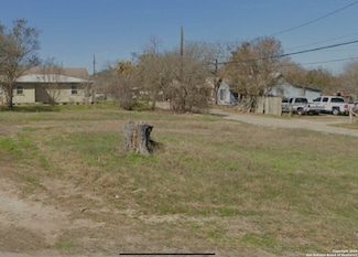 604 Guadalupe St, Seguin, TX 78155