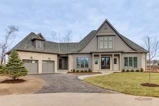 355 Hickory Ct, Lake Forest, IL 60045