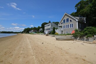 61 Oak St, Wareham, MA 02571