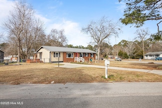 318 Woodhaven Dr, Havelock, NC 28532