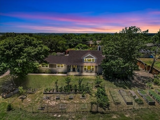 612 W Park Ave, Weatherford, TX 76086