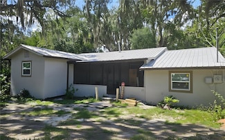 210 S 15th St, Palatka, FL 32177