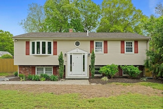 680 Old Warren Rd, Swansea, MA 02777