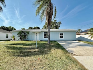 711 NW Riverside Dr, Port Saint Lucie, FL 34983